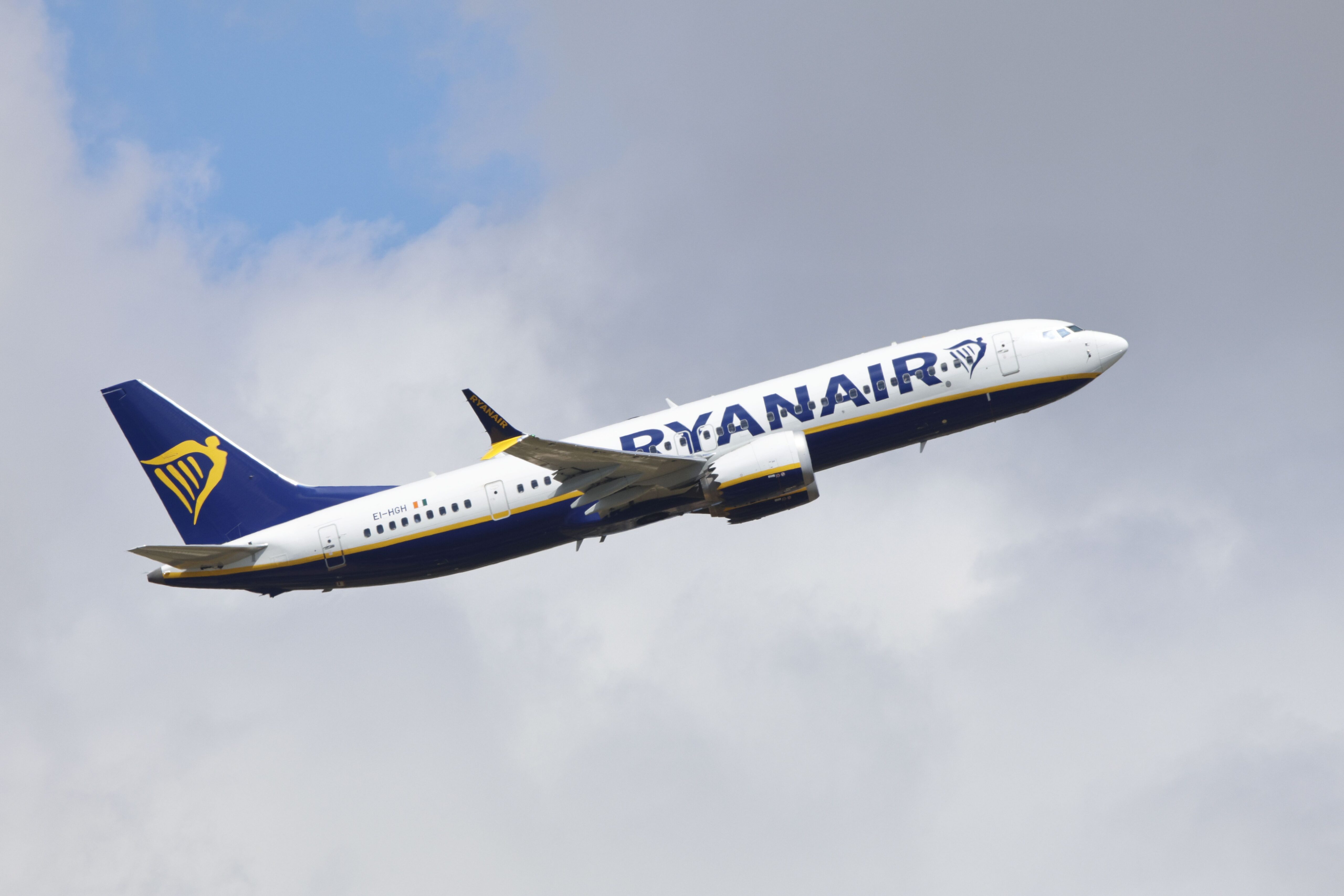 Ryanair распродаёт билеты из 8 городов Польши: перелёты по Европе от 65 PLN